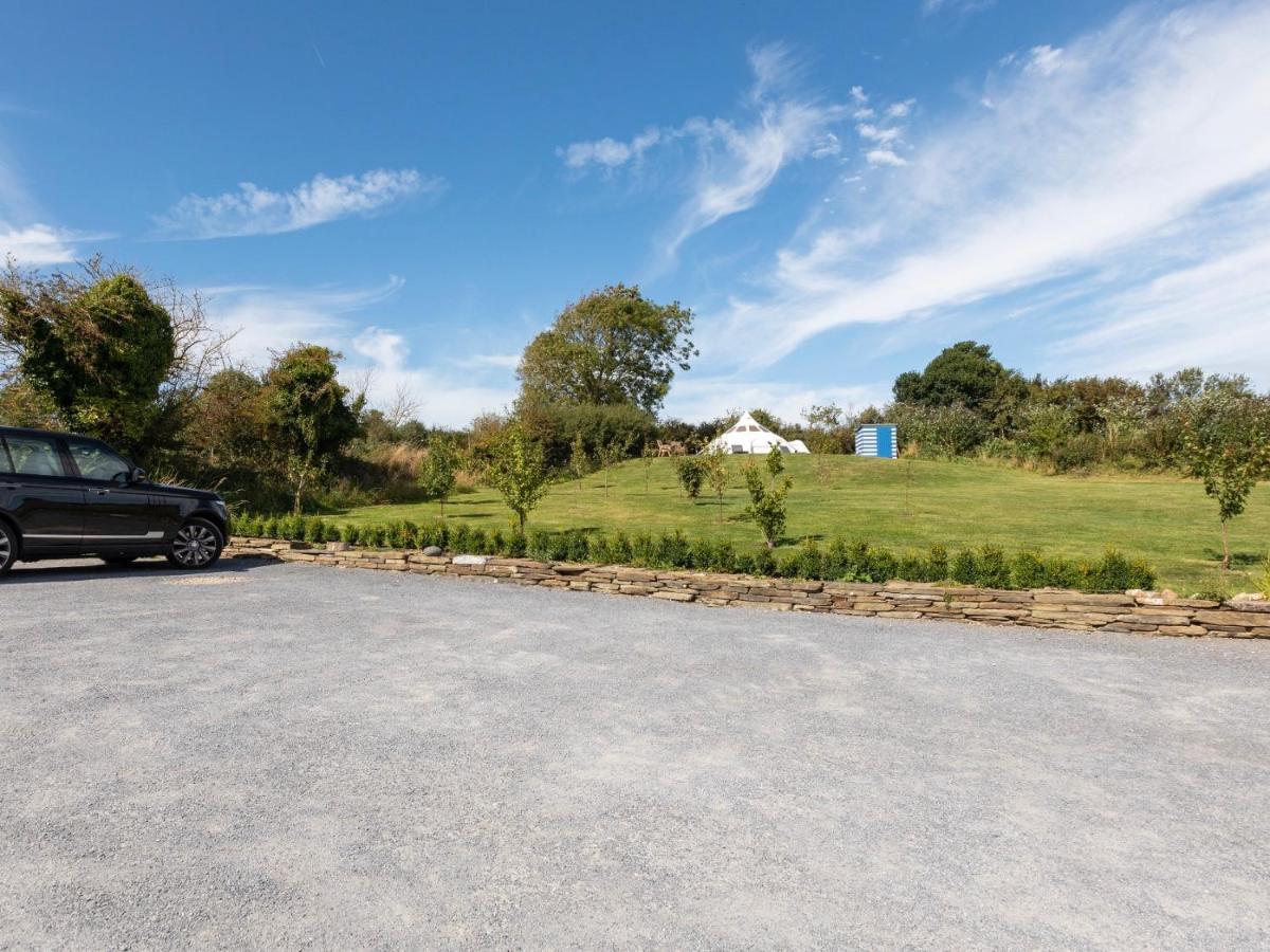 Horsemans Close Kingsbridge  Buitenkant foto